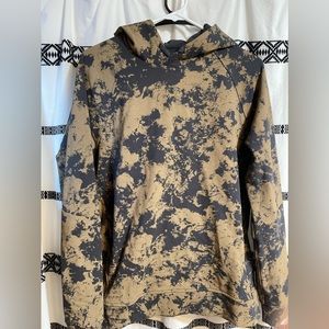 Lululemon sweatshirt